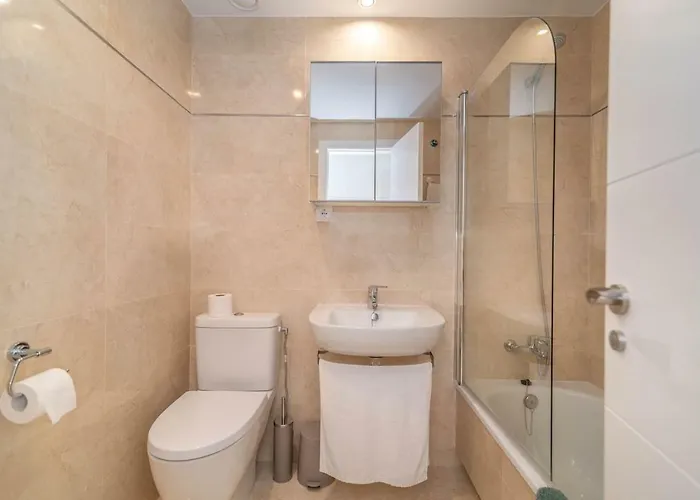 Recently Decorated 2bdr Penthouse In * Fuengirola