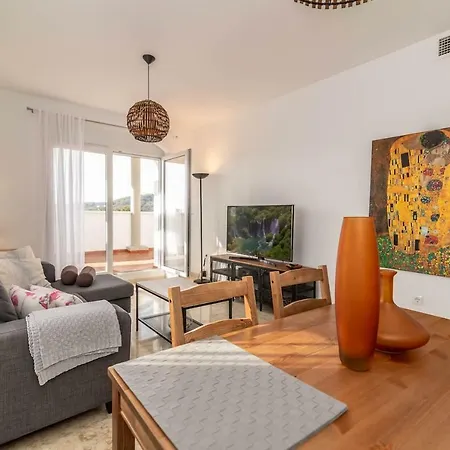 Recently Decorated 2bdr Penthouse In Apartment Fuengirola