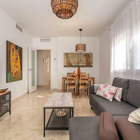 Recently Decorated 2bdr Penthouse In アパート フエンヒロラ