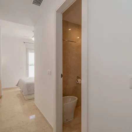 Recently Decorated 2bdr Penthouse In