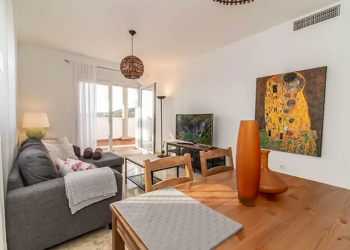 Recently Decorated 2bdr Penthouse In Lägenhet Fuengirola