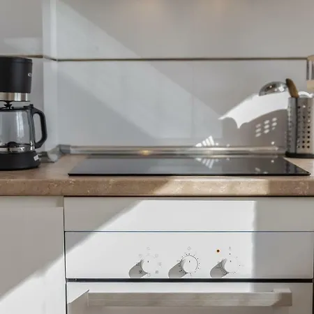 Recently Decorated 2bdr Penthouse In *